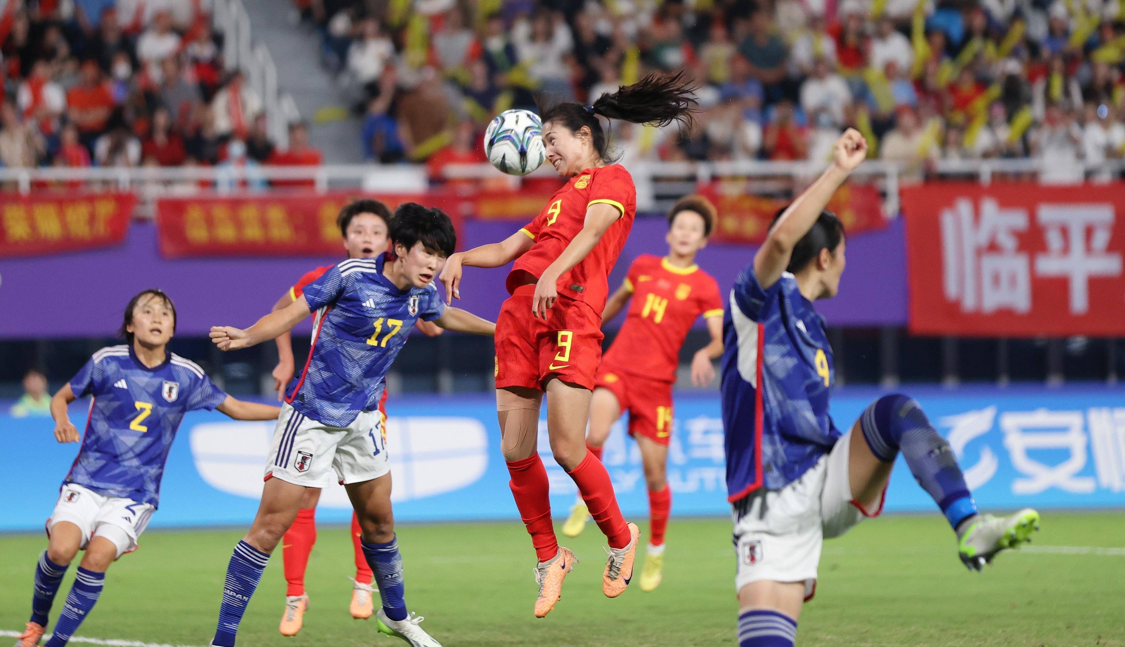 高水平足球赛事女队人气飙升 高水平足球赛事女队人气飙升